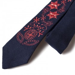 krawat z ludowym haftem wielkopolskim